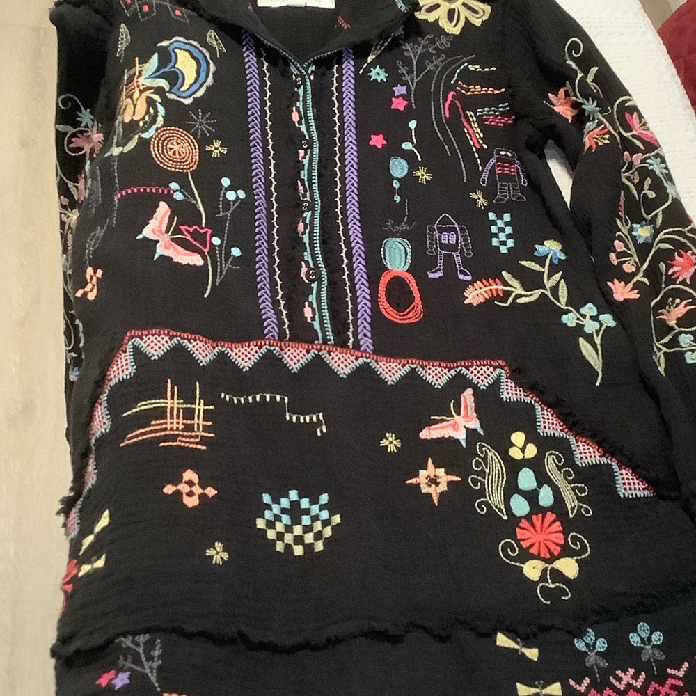 Johnny Was Black Embroidered Tunic size L - Picture 6 of 7